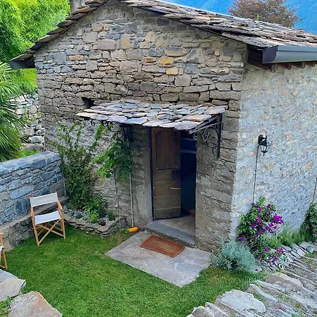 Semesterbostad Borgo Di Laglio
